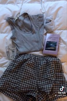 Elena Gilbert Outfits, Fits Casual, French Trip, Earth Fairy, Pajamas Aesthetic, Downtown Girl, Fame Dr