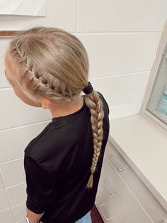 Simple Volleyball Hairstyles, Tennis Hairstyles, Hockey Hair, Cute Volleyball Hairstyles, Volleyball Hair