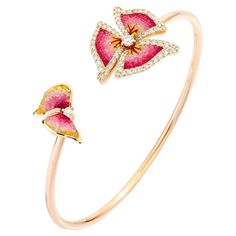 Meet the Trinity Daylight bracelet, a radiant embodiment of timeless elegance and harmony. Crafted from lustrous gold, the bracelet seamlessly blends into a mesmerizing mosaic reminiscent of a warm sunrise. Incorporated diamonds delicately surround the petals of our signature clover, with another diamond at the centre to tie the piece together. Pink Gold Formal Fine Jewelry Bracelets, Formal Rose Gold Flower Bracelet, Luxury Round Promise Bracelet, Pink Gold Formal Bangle Jewelry, Elegant Pink Gold Bangle As Gift, Formal Pink Gold Bangle Jewelry, Formal Pink Gold Bangle, Luxury Flower-shaped Bracelets As Gift, Luxury Pink Gold Bracelets For Anniversary