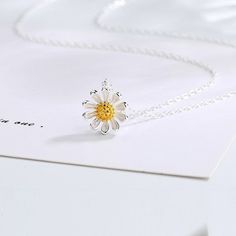 Silver Daisy Pendant Necklace Trendy 16 Inch Jewelry Gift, Cute Silver Clavicle Chain Jewelry, Trendy Flower Pendant Necklace For Gift, Summer Flower Pendant Necklace Gift, Elegant Summer Flower Pendant Jewelry, Summer Flower Charm Necklace As A Gift, Summer Flower Charm Necklace As Gift, Summer Flower Charm Necklace For Gift, Trendy Flower Necklace As A Gift