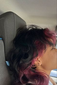 Dyeing Short Hair, Middle Part Colored Hair, Purple Underside Hair, Black And Purple Wolfcut, Dyed Tips Mullet, Hair Dye Ideas For Mullets, Pink And Black Split Dye Short Hair, Short Half Dyed Hair, Short Hair Dye Styles