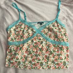 Size Xxl (Perfect Condition) Green Cotton Tank Top With Floral Print, Cotton Floral Print Green Tank Top, Green Floral Print Cotton Tank Top, Green Cotton Floral Print Tank Top, Cheap Printed V-neck Tank Top, Fairy Tank Top, Fitted V-neck Floral Print Tank Top, Wild Fable Crop Top, Chic Floral Print V-neck Tank Top