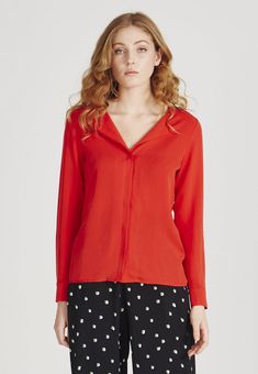 Bluse ZOE aus TENCEL™ Lyocell - Lava Red (Tencel) Lodz, Feminine Style, Berlin, Long Sleeve Blouse, Sleeve Length, Collar, Women's Top, Red, How To Wear