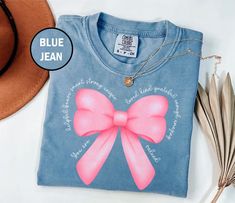 🌟 Elevate your back-to-school style with our Coquette Teacher Comfort Colors® Shirt! Perfect for teachers who love a soft girl aesthetic and want to spread kindness in and out of the classroom. 🍎 This Coquette Pencil Bow T-Shirt features an adorable bow and pencil design, making it the perfect statement piece for any elementary or third-grade teacher. It's a unique and stylish way to show off your love for teaching! 👕 Crafted from the ever-popular Comfort Colors® Tee, this shirt offers an ultra-soft feel and relaxed fit, ensuring all-day comfort, whether you're in the classroom or enjoying a casual day out. 🎁 Looking for the perfect appreciation gift? This Be Kind Shirt makes an excellent back-to-school gift for teachers or a thoughtful new teacher gift. It's also a great gift for her, Casual Blue Tops For Back To School, Casual T-shirt For End Of School Year Gift, Casual T-shirt For Back To School Gift, End Of School Year Gift T-shirt, Blue Crew Neck Tops For Back To School, Casual Long Sleeve Tops For Back To School, Back To School Graphic Print Top, Be Kind Shirt, Kindness Shirt