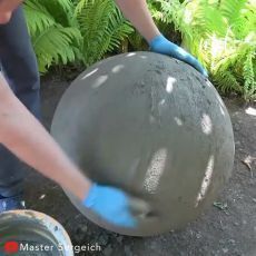 Cement Patio Ideas Decor, Thinset Mortar Crafts, Concrete Balls For Garden, Cement Diy Garden, Cement Balls, Water Scape, Concrete Diy Garden, Garden Globes