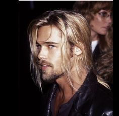 Brad Pitt Long Hair 90s, Men Long Hairstyles Straight, Brad Pitt Beard, Brad Pitt Long Hair, Psl Gods, Brad Pitt Style, Beard Ideas, Man With Long Hair, Guy Aesthetic