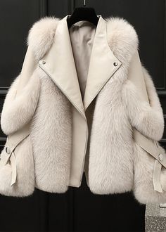 Fur Coat Fashion, Fox Fur Jacket, Faux Fur Coats, Casual Outwear, Fox Fur Coat, Fur Coats, Girl Coat