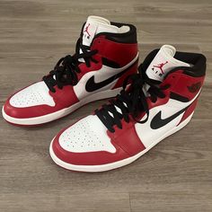 The Chicago Air Jordan 1 Is The Most Recognizable Of All The Jordan Signature Sneakers And In 2013 Jordan Brand Gave Sneaker Enthusiasts The Chance To Revisit Memories With The Release Of The Air Jordan 1 Retro Chicago. Prior To This Release, The Chicago Version Of The Air Jordan 1 Had Been One Of The Most Rare Variations Of Jordan Retros. In Fact, Excluding The Patent Leather Version That Released In 2003, Chicago Aj1s Had Only Released Twice Before, In 1985 And 1994. Considering That Michael J Red Nike Jordans, Chicago Aj1, Jordan 1 1985, Chicago Air Jordan 1, Air Jordan 1 Mid Red, Chicago Outfit, Nike Fashion Shoes, Cute Nike Outfits, Black Jordans