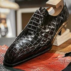 Alligator Dress Shoes, Exotic Shoes, Black Leather Oxfords, Crocodile Shoes, Gentleman Shoes, Simple Shoes, Oxford Dress Shoes, Business Shoes, Leather Oxford Shoes