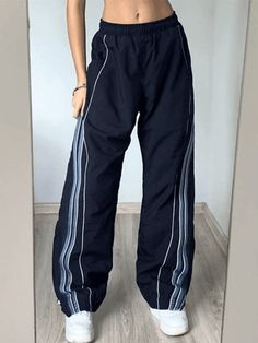 Low Rise Striped Wide-Leg Sweatpants Vintage Striped Piping Baggy Sweatpants - AnotherChill Street Preppy, Cuffs Design, Sweatpants Blue, Baggy Sweatpants, Y2k Punk, Vintage Preppy, Wide Leg Sweatpants, Rock Design, Jeans Material