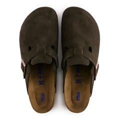 These favorite Birks come with an extra layer of cushion in the footbed. No breaking in required! Clean Girl Shoes, Mocha Birkenstock, Birkenstock Boston Soft Footbed, Boston Soft Footbed, Shoe Guide, Birkenstock Style, Birkenstock Sandals Arizona, Breaking In, Birkenstock Boston