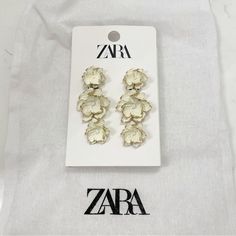 Zara Woman Nwt Ss23 Enamelled Flower Earrings White Brand New- Never Opened (See Pic) Absolutely Gorgeous Earrings. Sold Out And Rare To Find. Chic White Flower Drop Earrings, Elegant Zara Earrings For Summer, Elegant Summer Earrings By Zara, Elegant Beige Flower Earrings For Gift, Elegant Beige Flower Earrings Gift, Chic White Flower Earrings For Spring, Chic White Flower Earrings, Elegant Beige Earrings For Spring, Cream Flower Earrings For Gift