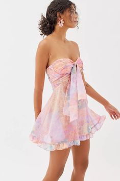 For Love & Lemons Teagan Strapless Paisley Mini Dress | Urban Outfitters (US and RoW) Flowy Mini Skirt, Rush Outfits, Taylor Swift Tour Outfits, Preppy Dresses, Paisley Fabric, Hoco Dresses, Dance Dresses, Fancy Dresses, Look Cool