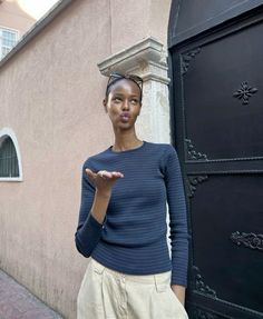 Erika Core, Relaxed Woman, Fast Walking, Rich Auntie, Work Fits, Fall 24, Fall Fits, Sleek Fashion