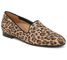 Flats that look and feel fabulous, these slip-on loafers provides the support and stability you crave in a sleek and chic silhouette. From Vionic®. Vionic Shoes Woman, Flats With Arch Support, Vionic Sandals, Heel Pain, Vionic Shoes, Brown Leopard, Comfortable Flats, Shoes Woman, Rubber Heels