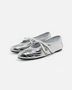 Erika Topstitching lace-up ballet Flats- Silver Lace Up Ballet Flats, Loafer Mules, Ballerina Flats, Chain Bags, Boot Sandals, Dream Shoes, Leather Items, Bag Straps, Summer Shoes