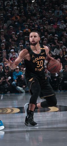 Golden State Warriors Aesthetic, Steff Curry, Stephen Curry Wallpapers, Steph Curry 3, Ja Morant Style, Stephen Curry Wallpaper, Curry Wallpaper, Curry Nba, Stephen Curry Basketball