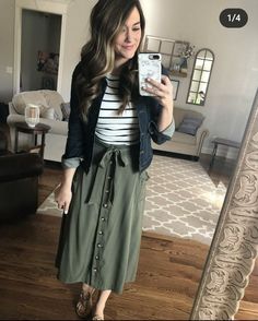 Green Skirt Outfit, Olive Skirt, Teaching Outfits, Denim Jacket Outfit, Cute Modest Outfits, Outfits Modest, Chique Outfits, Long Skirts, Church Outfits