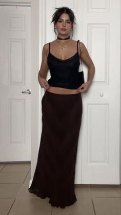 90a Grunge Outfits, Long Skirt Satin Outfits, Long Skirt Vintage Outfit, Black Tube Top Jeans Outfit, Maxi Skirt Tank Top Outfit, Fitted Long Skirt Outfits, Spring Outfits Long Skirt, Spring Long Skirt Outfits, Long Vintage Skirt Outfits