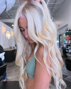 Save this pin for breathtaking platinum blonde hair inspiration that will elevate your style game! From icy tones to warm hues, these stunning ideas will make you stand out. #PlatinumBlondeHair #HairInspiration #FashionBlog Platinum Blonde Curly Hair