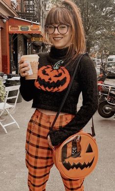 Halloween Cute Outfit Ideas, Halloween Astethic Outfit, Halloween Color Outfits, Halloween Event Outfit, Halloween Clothing Ideas, Cute Spooky Season Outfits, Spooky Themed Outfits, Spooky Fashion Aesthetic, Spooky Fall Outfits Women