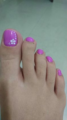 Uñas pies decoración Toe Nail Summer Designs, Pedicure Pies, Simple Toe Nails, Phase Of The Moon, Gel Toe Nails, Moon Reading