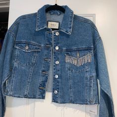 Brand New Never Worn Trendy Forever 21 Denim Jacket For Spring, Forever 21 Long Sleeve Denim Jacket For Spring, Forever 21 Long Sleeve Spring Denim Jacket, Forever 21 Fall Denim Jacket, Forever 21 Medium Wash Denim Jacket For Fall, Forever 21 Denim Jacket In Medium Wash For Fall, Forever 21 Denim Jacket For Fall, Forever 21 Medium Wash Denim Jacket For Spring, Trendy Forever 21 Denim Jacket