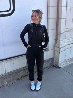 Overalls With Sambas, Corduroy Overalls Outfit Winter, Overalls Outfit Sweatshirt, Teacher Outfits With Overalls, Bib Overalls For Women Outfit Ideas Winter, Women’s Black Overalls Outfit, Dungarees Work Outfit, Fall Unique Outfits, Sherpa Overalls Outfit