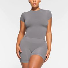 SOFT SMOOTHING T-SHIRT | PACIFIC - SOFT SMOOTHING T-SHIRT | PACIFIC Seamless Crew Neck T-shirt For Loungewear, Gray Stretch T-shirt For Loungewear, Basic Snug Fit Seamless T-shirt, High Stretch Seamless Basic T-shirt, Basic High Stretch Seamless T-shirt, Fitted Seamless Short Sleeve T-shirt, High Stretch Seamless T-shirt, Seamless Crew Neck T-shirt With Comfort Fit, High Stretch Short Sleeve Tops With Seamless Construction