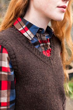 “Macallan balances simple design and intricate detail. The clean V neck front features subtle detailing on pockets that sit below the waist, while the back indulges in texture and movement with a heavily cabled panel. Look more closely, though, and you’ll notice that the details make the sweater modern and flattering – the pockets are faux, reducing any additional bulk at the waist, and the tails of the cables flow unbroken into the ribbing below. The high waist shaping paired with a looser lowe Sheep Knitting Pattern, Brooklyn Tweed, Stockinette Stitch, Cardigan Pattern, Worsted Weight, Knitting Projects, The Details, Plaid Scarf, Simple Design