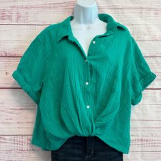 Nwt Universal Thread Button Up Short Sleeve Collard Twisted Front Gauze, Cap Sleeve Blouse. Size: Xl St- Z Green Casual Blouse With Button Closure, Casual Green Blouse With Button Closure, Green Buttoned Top For Day Out, Green Button Top For Day Out, Green Relaxed Fit Blouse With Button Closure, Spring Casual Tops With Covered Buttons, Casual Spring Tops With Covered Buttons, Green Buttoned Shirt For Day Out, Green Shirt With Buttons For Day Out