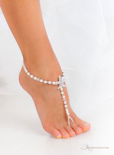 Rhinestone Starfish and Pearl Beaded barefoot by barmine on Etsy Foot Jewelry Beach Wedding, Bridal Foot Jewelry, Flat Sandals Wedding, Beach Wedding Outfit, Beach Wedding Sandals, Beach Wedding Sandals Barefoot, Beach Wedding Shoes, Country Shoes, Wedding Sandals