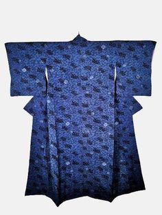 "Japanese Kimono Robe Blue Floral Silk Kimono Dress | Floral Kimono | Kimono Cardigan | Long Kimono Robe | Yukata kimono Please check the measurements we have provided to ensure a proper fit. ▪️ MEASUREMENTS ▪️ Width (shoulder seam to shoulder seam) : 22.5\" Inches. Length (shoulder to end of garment): 58\" Inches. End Sleeve to End Sleeve : 50\" Inches Good Condition Please enlarge the photos to get clear image. All measurements are taken with the garment flat on the ground. Customs Tax or Fees Traditional Blue Floral Print Kimono, Traditional Blue Floral Kimono, Traditional Blue Long Sleeve Kimono, Blue Kimono With Kimono Sleeves For Tea Ceremony, Traditional Long Blue Kimono, Traditional Blue Kimono For Tea Ceremony, Blue Long Sleeve Vintage Kimono, Gilet Kimono, Silk Kimono Dress