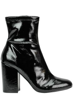 Buy Steve Madden Boots and Ankle boots on glamest.com Fashion Outlet, select the Steve Madden Goldeee ankle-boots of your choice up to 65% off. Patent Leather Booties, Madden Boots, Patent Boots, Side Zip Boots, Patent Leather Boots, Steve Madden Boots, Boots Ankle, Rubber Heels, Fashion Outlet