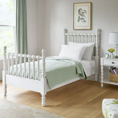 This adorable spindle bed is perfect for a girls bedroom! It is available in both twin and queen