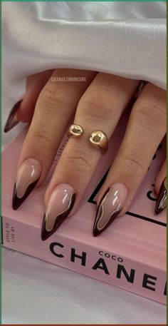 French Manicure Autumn, Abstract Nail French Tips, Simple Trendy Acrylic Nails, Nail Ideas Trendy 2024, Nail Art Designs Autumn 2024, Alternate French Nails, Light Brown French Tip Nails Almond, Fall Clean Nails, Autumn Elegant Nails