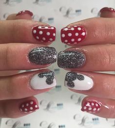 Kate would love it if I got this done for my mani before we go to Disney Disneyland Nails, Disney Nail Designs, Mickey Mouse Nails, Nail Artwork, Mickey Nails, Disney Nail, Kutek Disney, Gel Nail Art Designs, Dot Nail Art