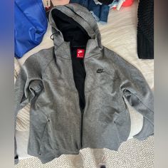 Very Soft, Never Worn Nike Gray Crew Neck Hoodie, Nike Gray Fleece Top, Nike Gray Tops For Fall, Nike Athletic Heather Tops For Winter, Gray Fleece Tops For Sports, Nike Athletic Heather Winter Tops, Nike Gray Sweatshirt For Streetwear, Nike Heather Grey Sweatshirt For Fall, Gray Fleece Crew Neck Outerwear