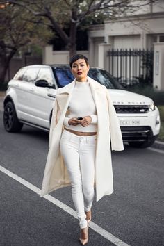 Currently Trending: Winter White - Sparkles and Shoes Creme Outfits, White Coat Outfit, Winter Mode Outfits, Micah Gianneli, Cream Outfits, All White Outfit