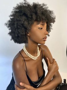 Aesthetic Buildings, Aesthetic Breakfast, Aesthetic Cafe, Afro Curls, Magazine Fashion, Paris Aesthetic, Black Femininity, Aesthetic Tiktok, Aesthetic Blue