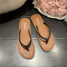 Patterned:Solid colorMaterial:PVCHeel Type:FlatClosure:Slip-onStrap Type:Flip FlopsAll-season:SummerPrinting Type:No PrintingHeel Hight:Flat HeelStyle:CasualItem ID:RL96378 Brown Slip-on Flip Flops For Summer, Brown Non-slip Flip Flops For Vacation, Comfortable Brown Flip Flops For Summer, Brown Synthetic Flip Flops For Summer, Comfortable Brown Summer Flip Flops, Brown Synthetic Summer Flip Flops, Brown Non-slip Flip Flops For Summer, Brown Non-slip Summer Flip Flops, Summer Brown Non-slip Flip Flops