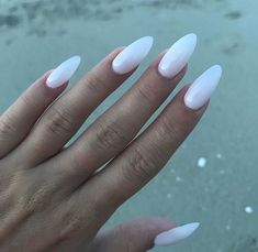 Long White Nails, Fake Gel Nails, Unghie Sfumate, Milky Nails, Manicure Gel, White Acrylic Nails, Almond Shape Nails, Almond Acrylic Nails