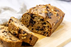 The twist in Twisted Banana Bread is that it's packed with all the best flavors to complement the tropical banana flavor. Melty, rich chocolate and crunchy walnuts add variety and texture to the tender, sweet cake-like bread, and bring new depths to the already beloved taste. Perhaps the real twist of Twisted Banana Bread is how delightfully, deliciously simple it really is... sign us up! Cheese Shrimp, Potatoes And Bacon, Eggs Potatoes, Sweet Shrimp, Cheesy Eggs, Shrimp And Grits, Easy Eat