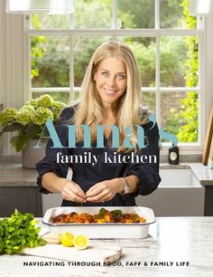 Anna's Family Kitchen is a fun family-friendly cookbook, which shares nutritious but minimal faff recipes with families across the country. Including more than 70 recipes, this book explores the variety of dishes you can bring to the table for any occasion. From lights bites to fakeaways and working smarter not harder in the kitchen, you can achieve fun and easy mealtimes every day.Written by Anna Stanford, a self-taught cook and mother of three, her debut book showcases the reality of family li One Pot Cooking, Steak And Ale, Light Bites, Kitchen Cookbook, Family Kitchen, Batch Cooking, Easy Cooking, Tasty Dishes, Meal Time