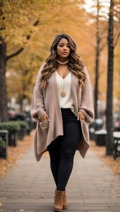 Plus Size Cute Comfy Outfits, Fall Fashion Size 14/16, Plus Size Classy Outfits Casual, Winter Outfits Fat Women, Plus Size Winter Fashion For Women, Thanksgiving Outfit Curvy, Fall Outfits For Thicker Women, Fall Photoshoot Plus Size, Thanksgiving Plus Size Outfit Ideas