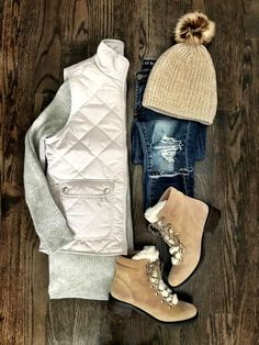 IG: @mrscasual | White puffer vest White Vest Outfits, White Vest Outfits For Women, White Vest Outfit, Puffer Vest Outfit, Vest Outfits For Women, White Puffer Vest, Party Outfits For Women, White Puffer, Weather Outfits