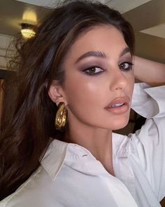 Houseparty Outfits, Bday Makeup, Mob Wife Makeup, Trucco Smokey Eye, Maquillage On Fleek, Black Smokey Eye, Dark Eyeshadow, Camila Morrone, Smink Inspiration