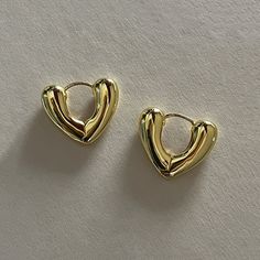 Model Number : 3D heart Earrings Gender : Women Shape\pattern : Geometric Material : Metal Style : TRENDY Metals Type : Copper Item Type : EARRINGS Fine or Fashion : fashion Earring Type : hoop earrings WHAT ABOUT REFUND?   Fast refund,100% Money Back Guarantee. If your product is defective or doesnt work properly, let us know and well send you a replacement one. We believe in our products so much that we offer a 30-day No-Hassle refund policy. If youre unhappy about your purchase, send us the product back and well refund your money immediately. Heart Shape Jewelry, Ear Cuff Piercing, Heart Model, Jewelry Big, Geometric Hoop Earrings, Y2k Jewelry, Hoop Earrings Style, Unusual Earrings, Big Hoop Earrings