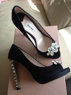 Mui Mui, Fab Shoes, Glitter Heels, Gorgeous Shoes, Shoe Closet, Shoe Obsession, Heel Shoes