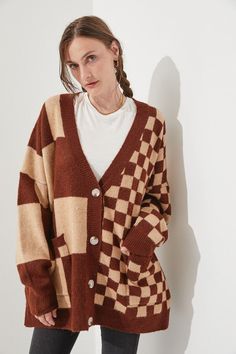 Elevate your style with our women's oversized checkered sweater, featuring a cozy fit and chic button closure for effortless day-to-night looks. Burgundy Outfit, Oversized Sweater Cardigan, Half And Half, Cozy Fits, Oversized Cardigan, Shoes With Jeans, Fall Sweaters, Oversized Sweater, Cardigans For Women